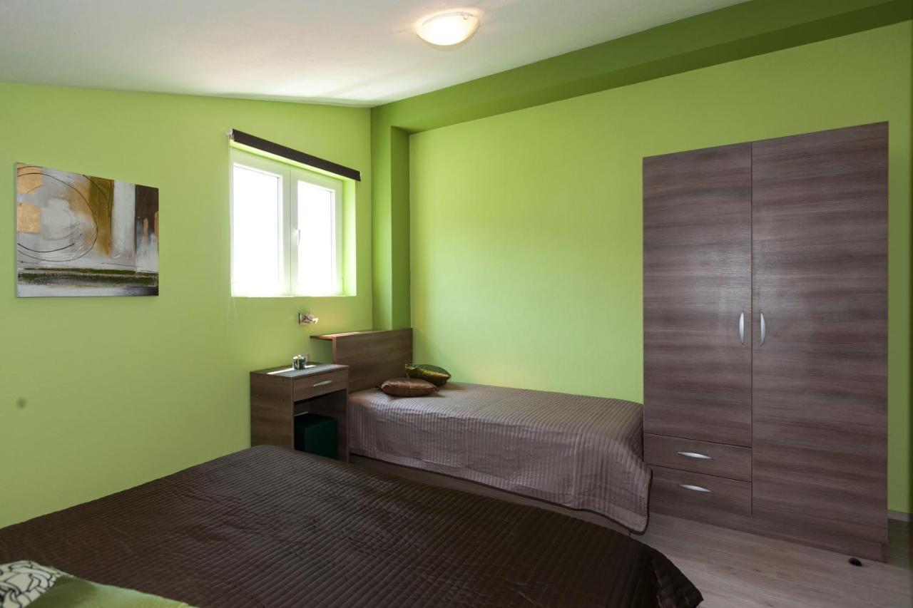 Apartmani Iva Tučepi Kültér fotó